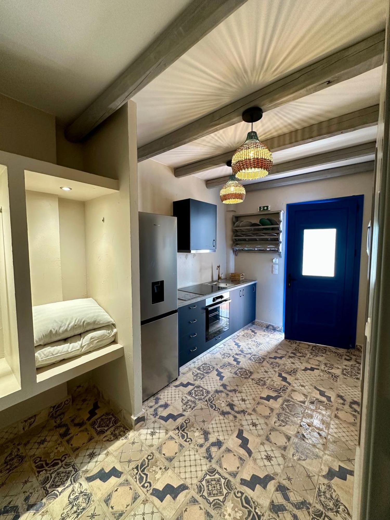 George Suites Stegna 아크앤젤로스 외부 사진