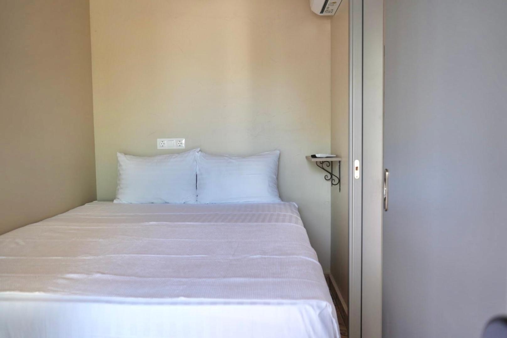 George Suites Stegna 아크앤젤로스 외부 사진