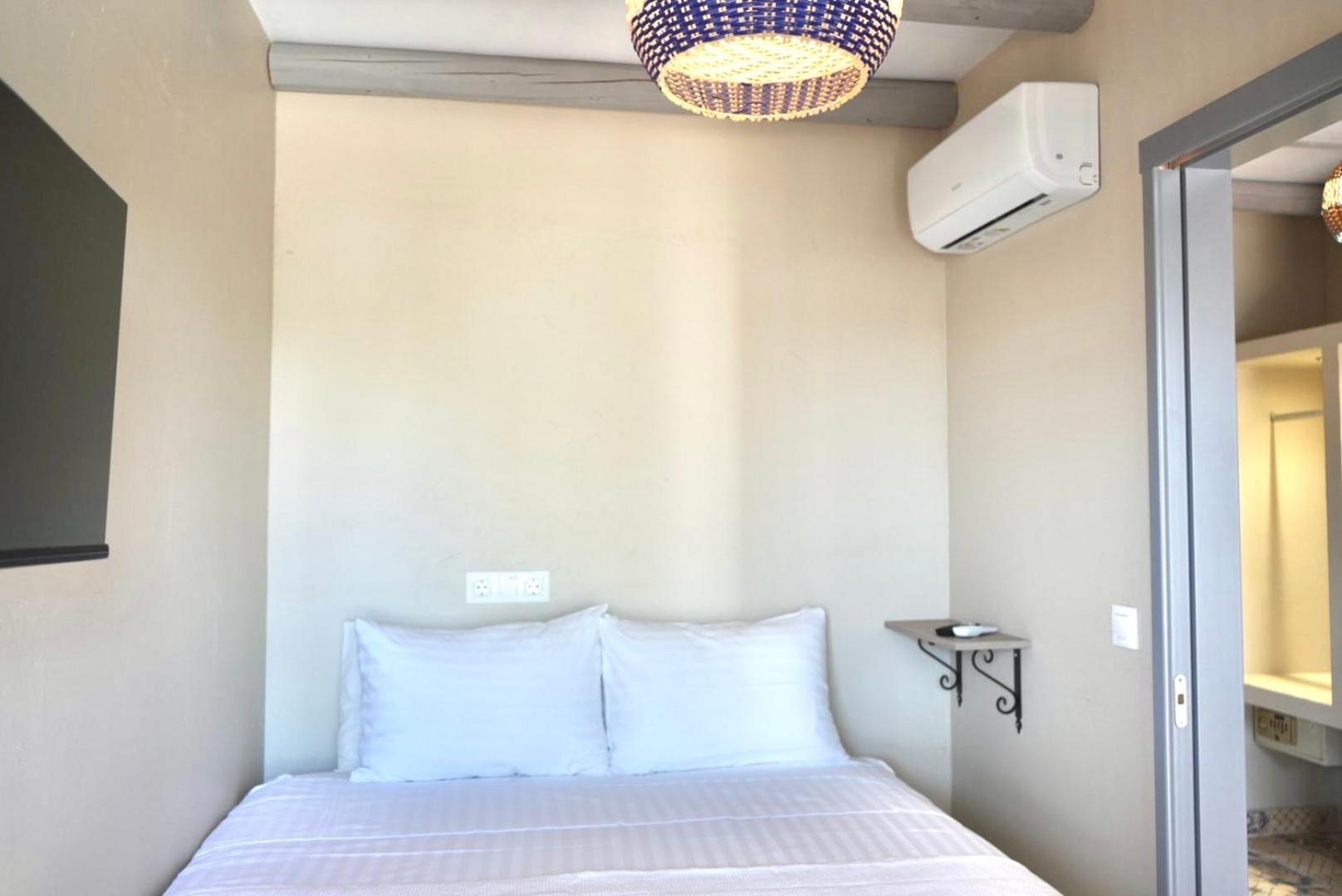 George Suites Stegna 아크앤젤로스 외부 사진